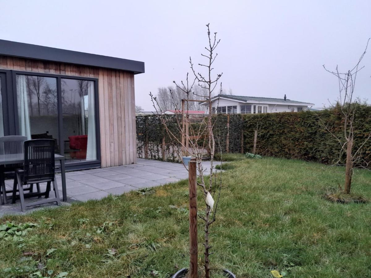 Luxe 5 Persoons Bungalow Op Rustig Vakantiepark Nabij Leeuwarden Dronrijp Esterno foto