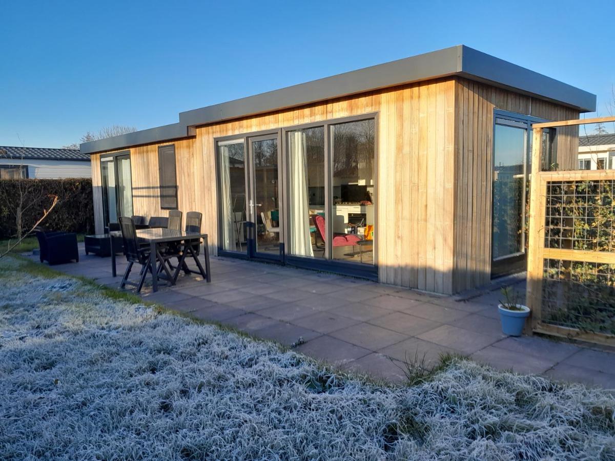 Luxe 5 Persoons Bungalow Op Rustig Vakantiepark Nabij Leeuwarden Dronrijp Esterno foto