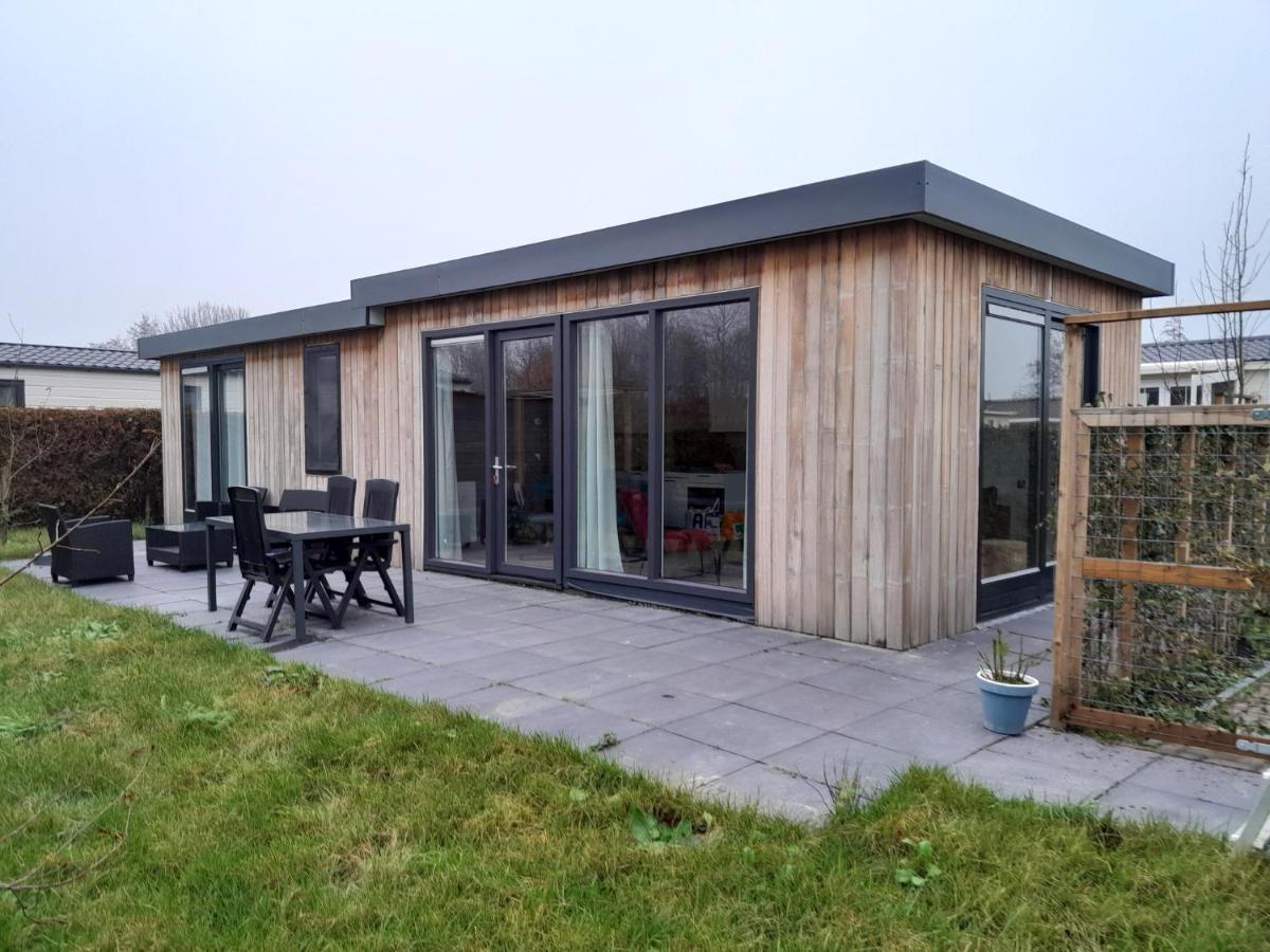 Luxe 5 Persoons Bungalow Op Rustig Vakantiepark Nabij Leeuwarden Dronrijp Esterno foto