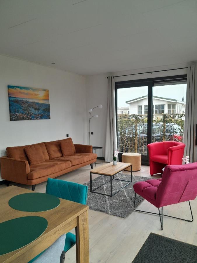 Luxe 5 Persoons Bungalow Op Rustig Vakantiepark Nabij Leeuwarden Dronrijp Esterno foto