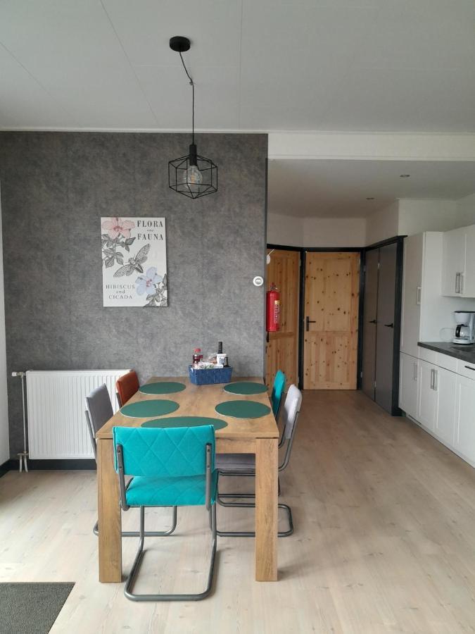 Luxe 5 Persoons Bungalow Op Rustig Vakantiepark Nabij Leeuwarden Dronrijp Esterno foto