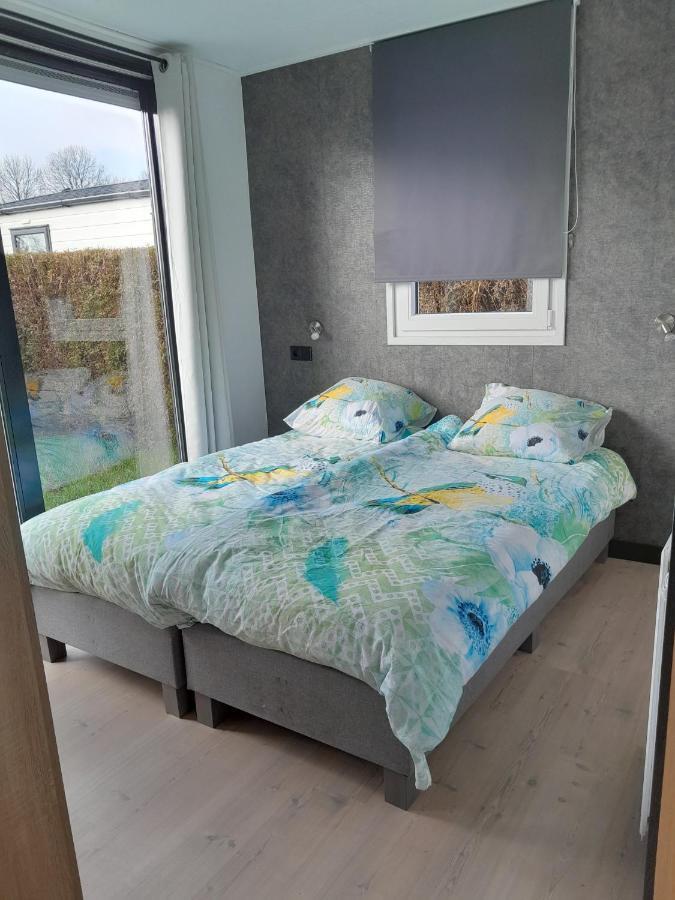 Luxe 5 Persoons Bungalow Op Rustig Vakantiepark Nabij Leeuwarden Dronrijp Esterno foto