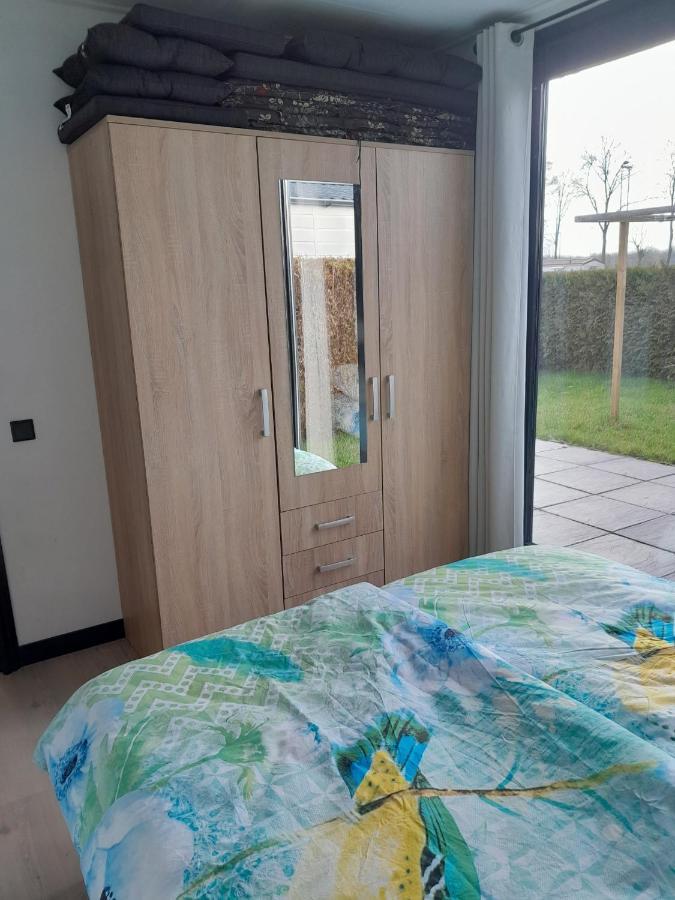 Luxe 5 Persoons Bungalow Op Rustig Vakantiepark Nabij Leeuwarden Dronrijp Esterno foto